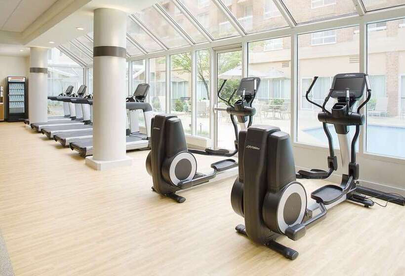هتل Hilton Suites Atlantaperimeter