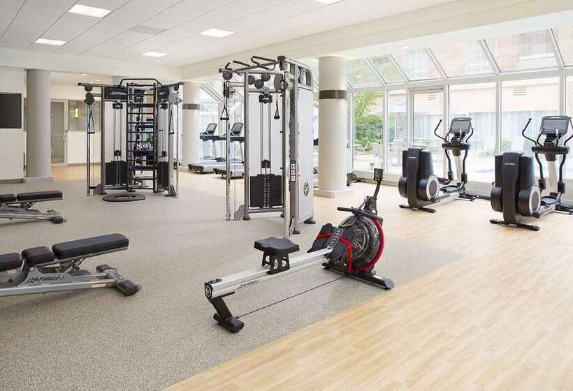 هتل Hilton Suites Atlantaperimeter