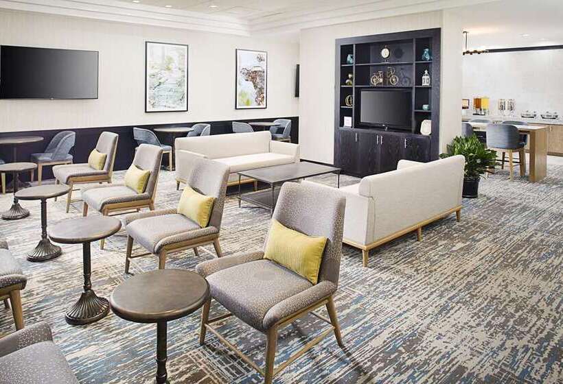 هتل Hilton Suites Atlantaperimeter