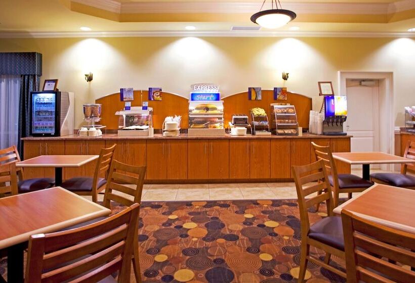 هتل Holiday Inn Express & Suites   Valdosta, An Ihg
