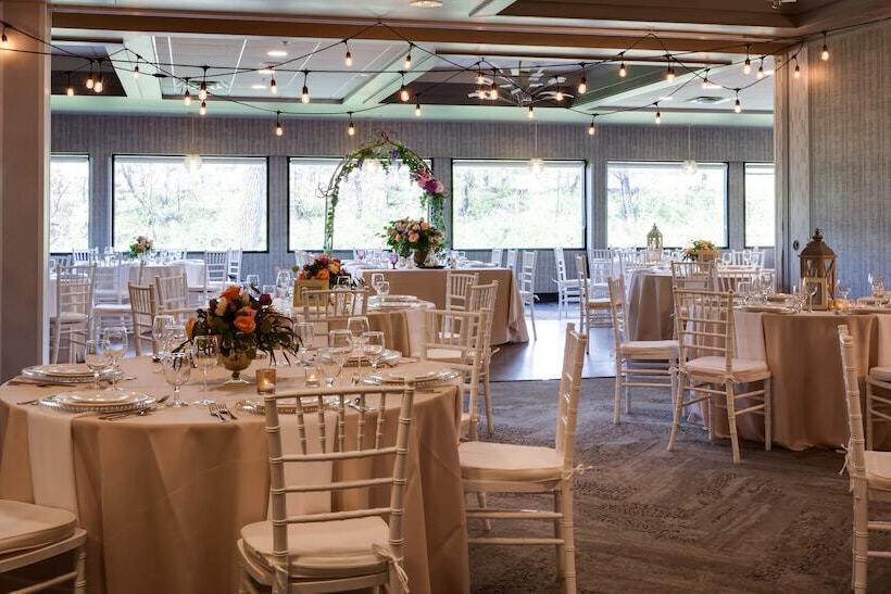 هتل Holiday Inn Milwaukee Riverfront, An Ihg