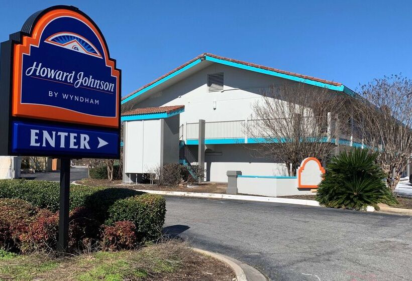 هتل Howard Johnson By Wyndham Columbus Fort Moore