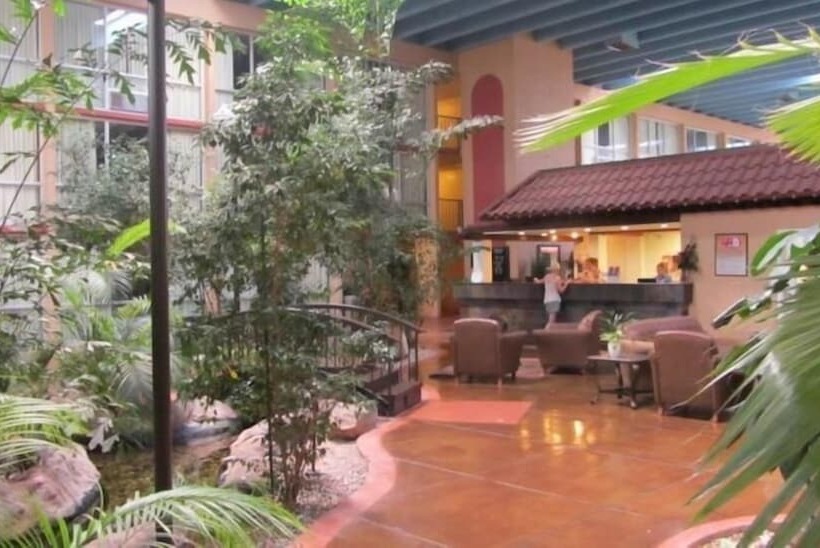 هتل Hub City Inn