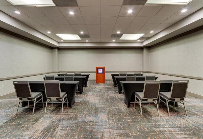 هتل Huntsville Marriott At The Space & Rocket Center