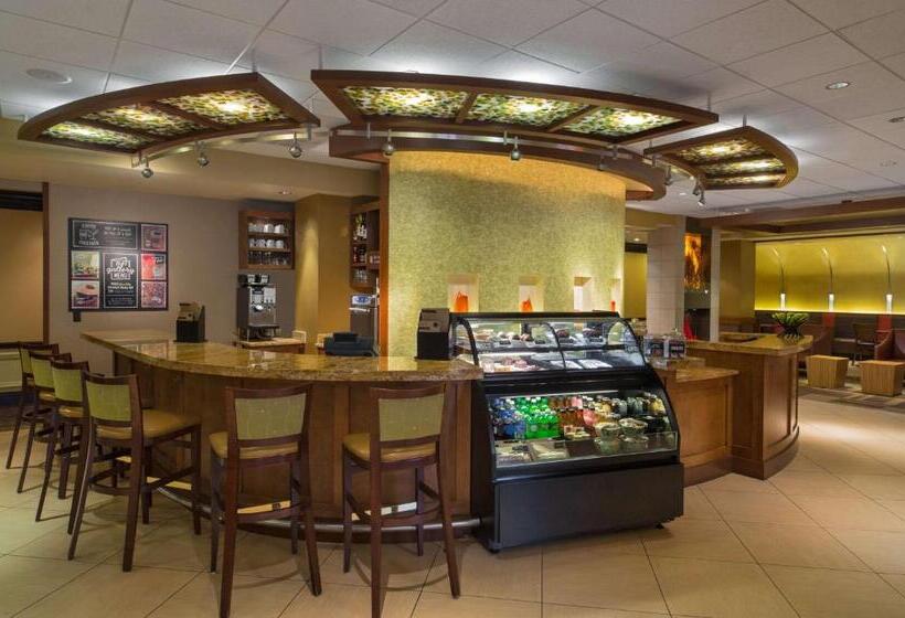 هتل Comfort Suites Milwaukee West