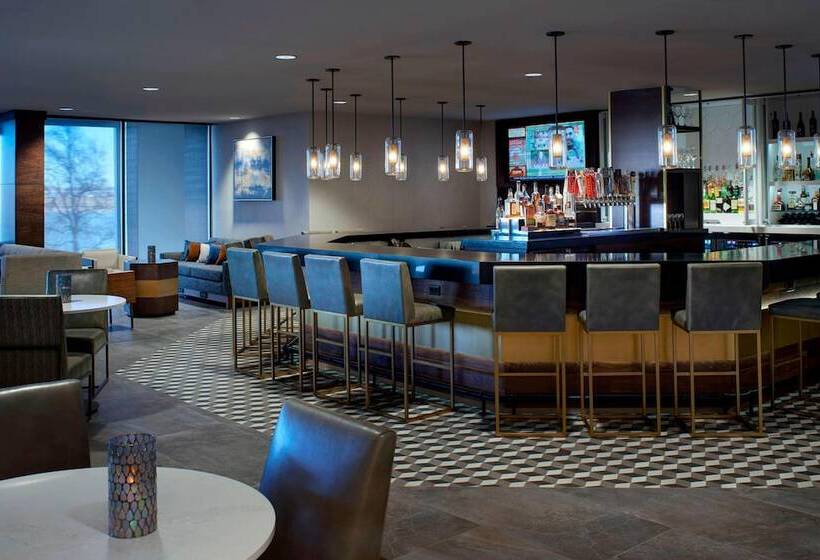 酒店 Kansas City Airport Marriott