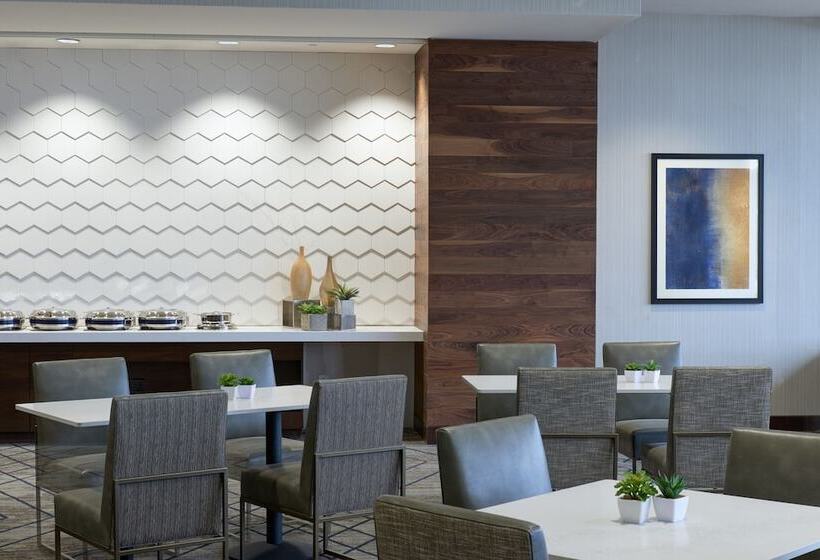 בית מלון כפרי Kansas City Airport Marriott