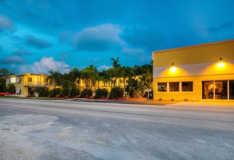 בית מלון כפרי Key Largo Inn