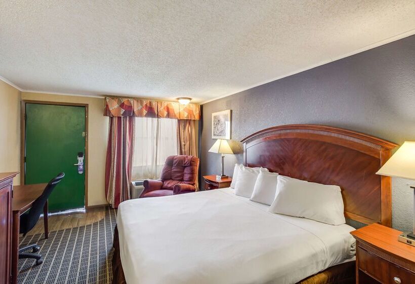 هتل Knights Inn Ashland