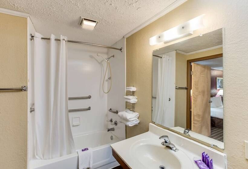 هتل Knights Inn Ashland