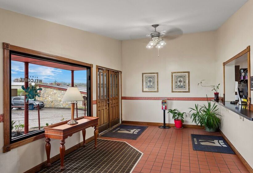 هتل Knights Inn Ashland