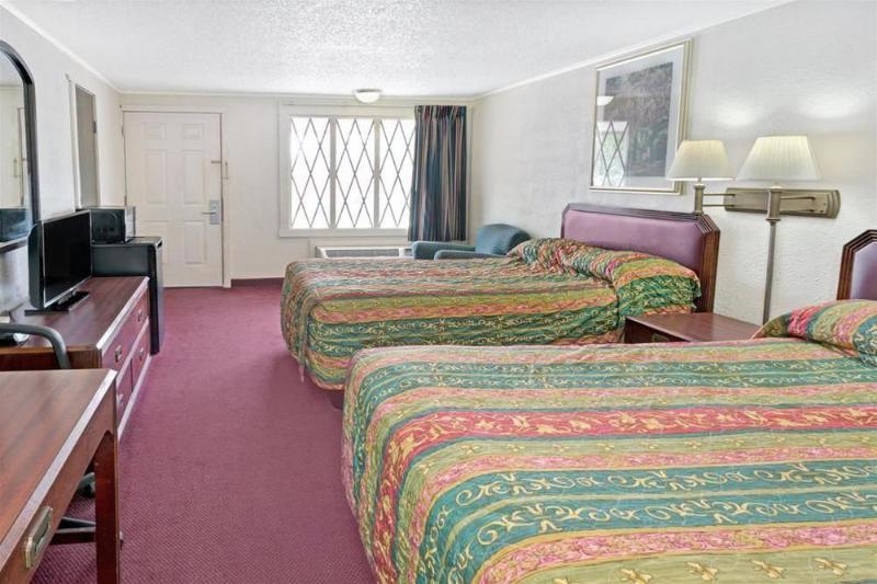 בית מלון כפרי Knights Inn Pittsburgh Bridgeville