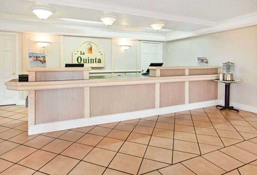 هتل La Quinta Inn By Wyndham Albuquerque Airport