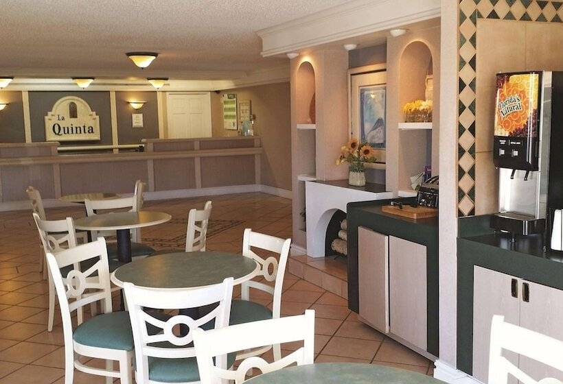 هتل La Quinta Inn By Wyndham Albuquerque Airport