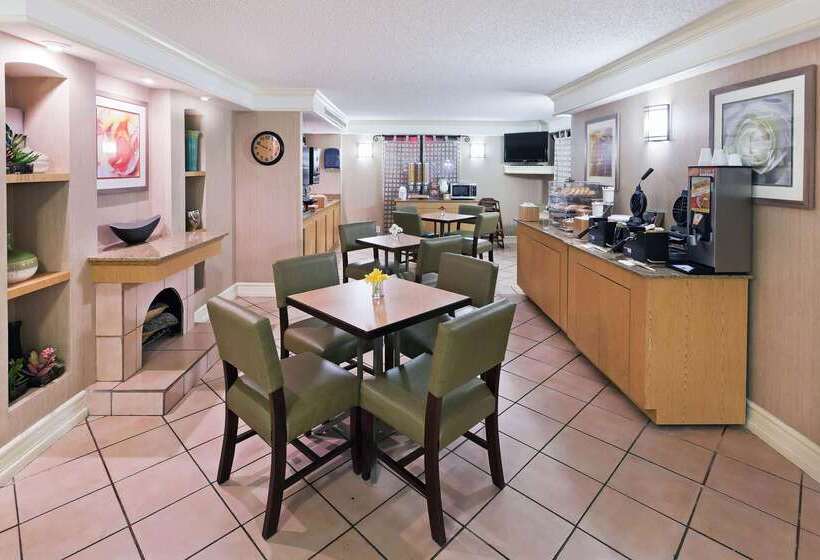 בית מלון כפרי La Quinta Inn By Wyndham Amarillo Midcity