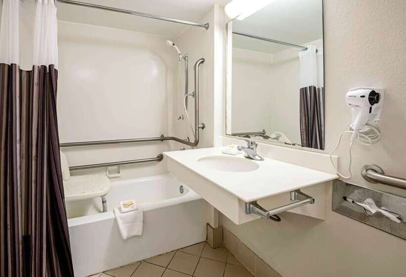 בית מלון כפרי La Quinta Inn By Wyndham Amarillo Midcity