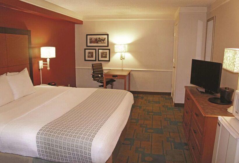 בית מלון כפרי La Quinta Inn By Wyndham Amarillo Midcity