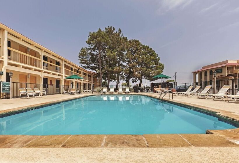 בית מלון כפרי La Quinta Inn By Wyndham And Conference Center San Angelo