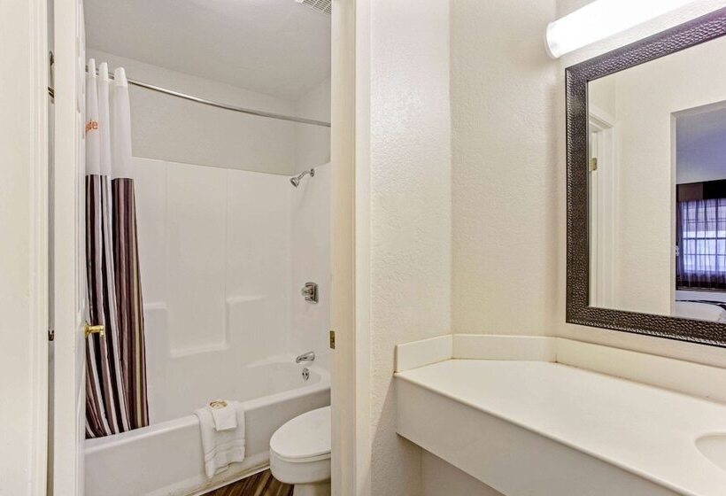 בית מלון כפרי La Quinta Inn By Wyndham And Conference Center San Angelo