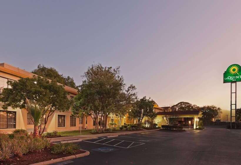 هتل La Quinta Inn By Wyndham Austin Oltorf