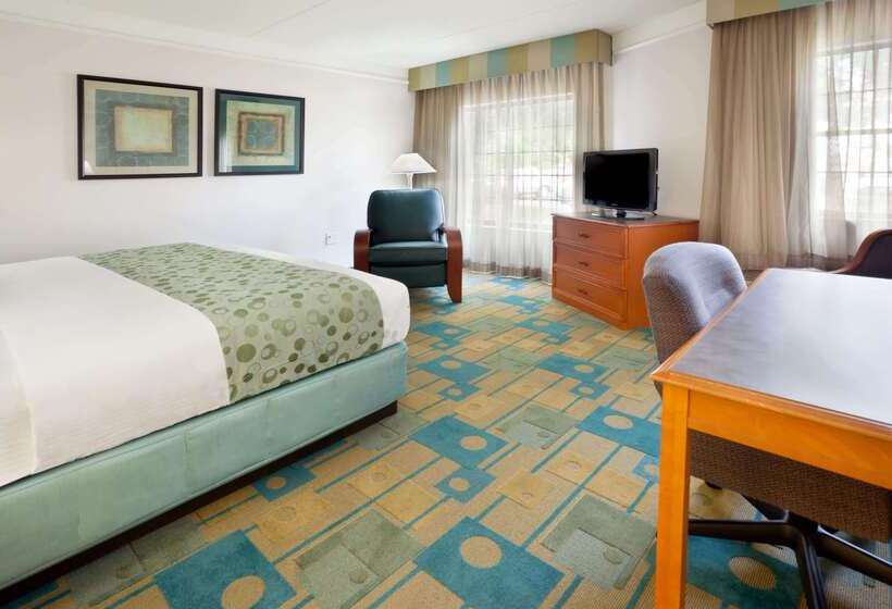 هتل La Quinta Inn By Wyndham Austin Oltorf