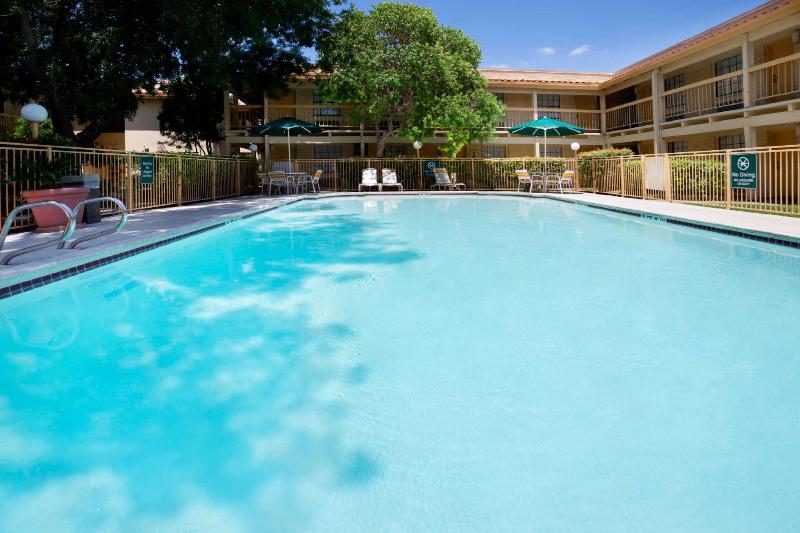 هتل La Quinta Inn By Wyndham Austin Oltorf
