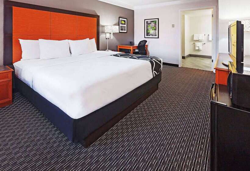 هتل La Quinta Inn By Wyndham Dallas Uptown