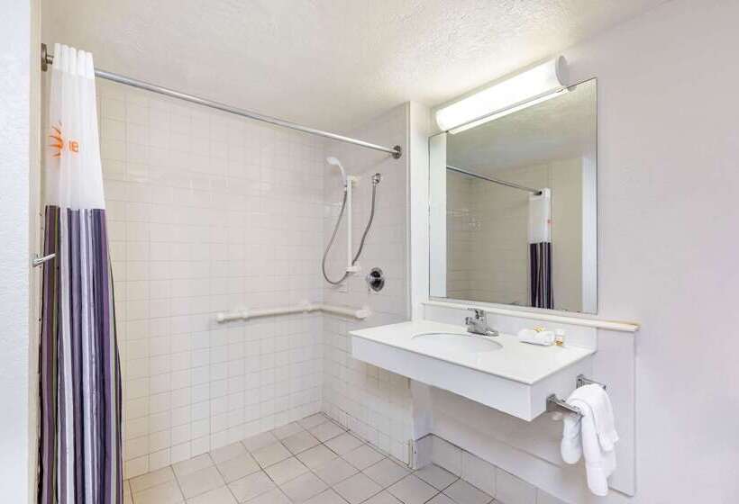هتل La Quinta Inn By Wyndham El Paso West