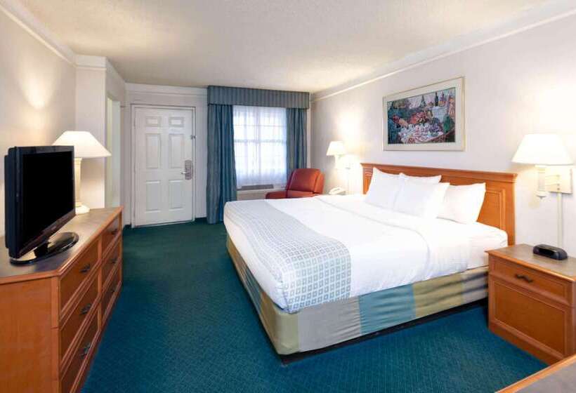 هتل La Quinta Inn By Wyndham Farmington