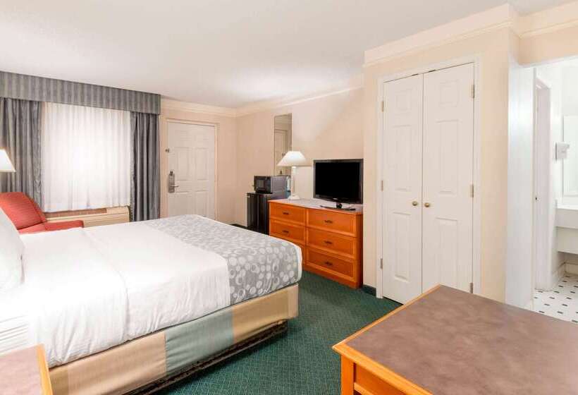 هتل La Quinta Inn By Wyndham Farmington