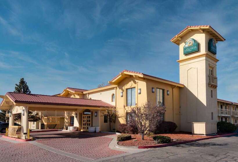 Отель La Quinta Inn By Wyndham Farmington