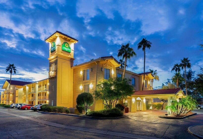 هتل La Quinta Inn By Wyndham Phoenix Sky Harbor Airport