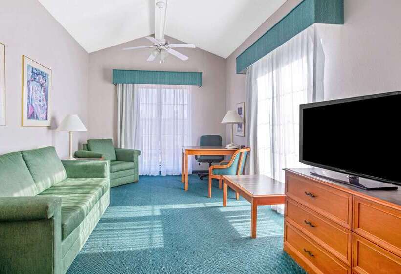 هتل La Quinta Inn By Wyndham Reno