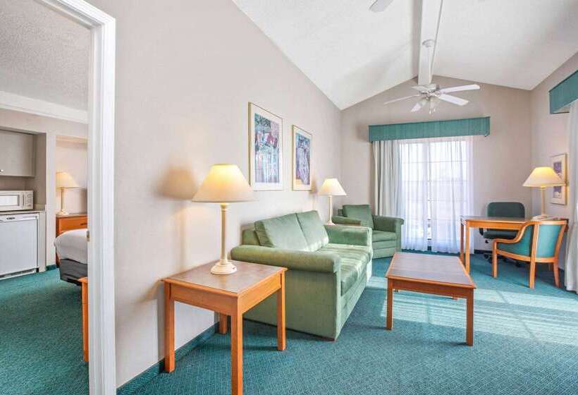 هتل La Quinta Inn By Wyndham Reno