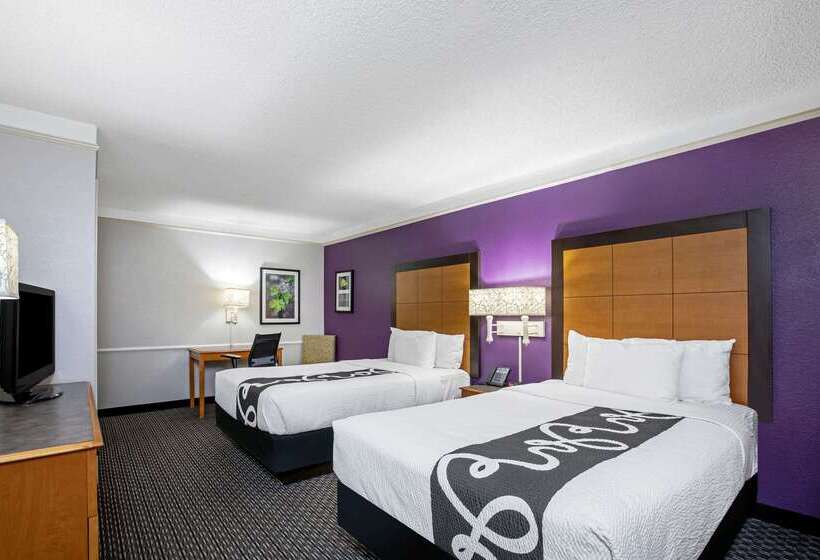 Отель La Quinta Inn By Wyndham Sacramento North
