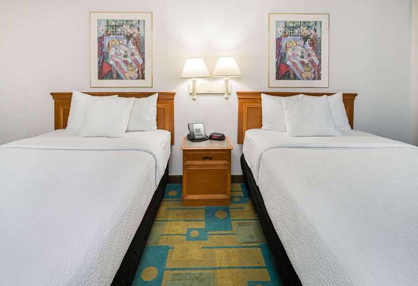 هتل Days Inn By Wyndham San Diego Vista