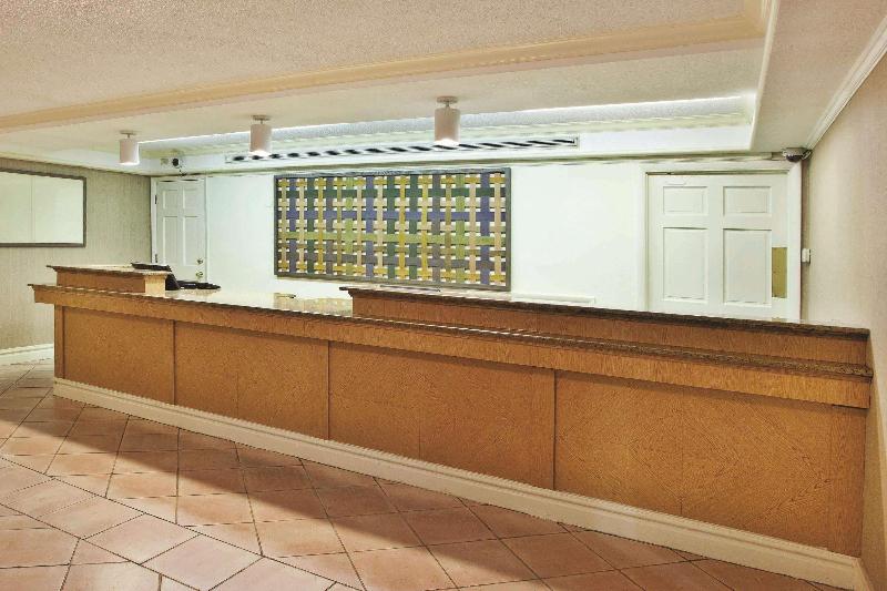 هتل La Quinta Inn By Wyndham Savannah Midtown