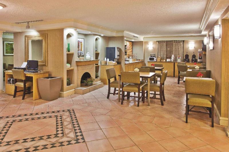 هتل La Quinta Inn By Wyndham Savannah Midtown