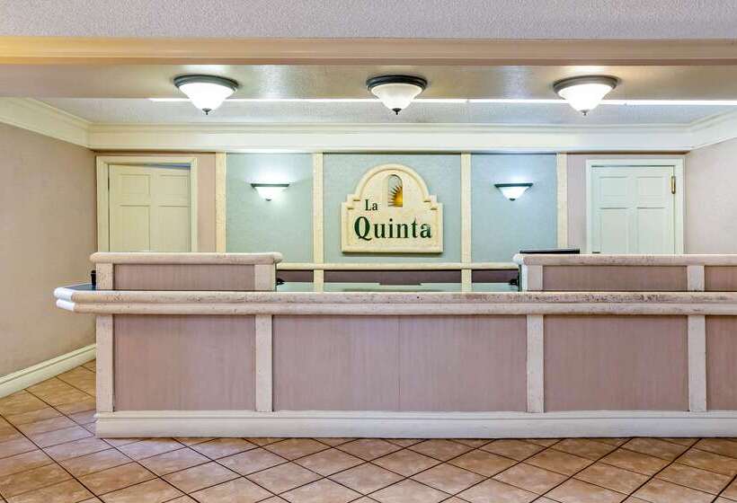 هتل La Quinta Inn By Wyndham Stockton