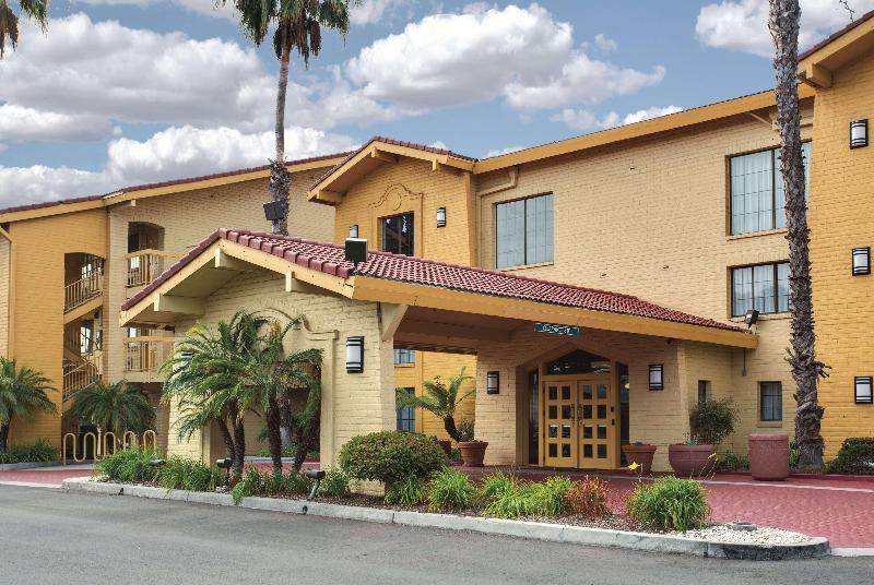 هتل La Quinta Inn By Wyndham Ventura