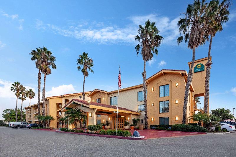 هتل La Quinta Inn By Wyndham Ventura