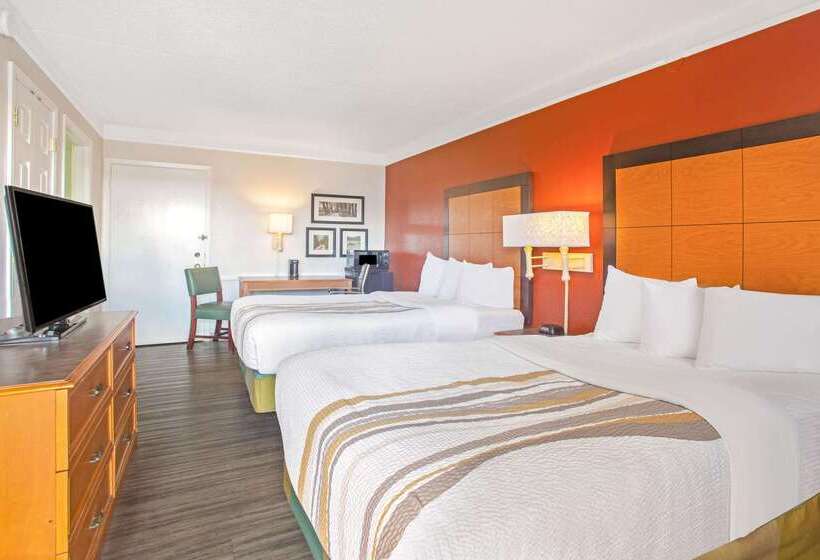 Hotel La Quinta Inn By Wyndham Victoria