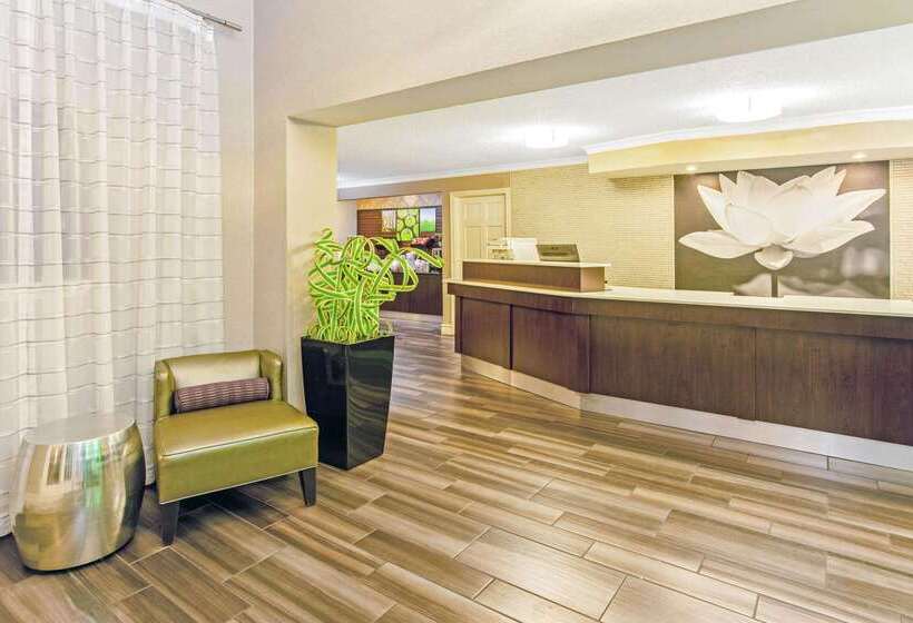 هتل La Quinta Inn By Wyndham Wichita Falls