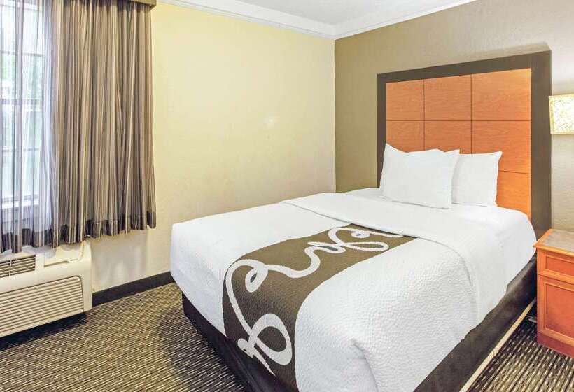 هتل La Quinta Inn By Wyndham Wichita Falls