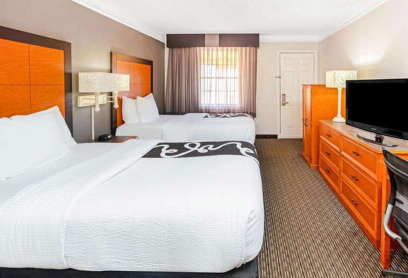 هتل La Quinta Inn By Wyndham Wichita Falls