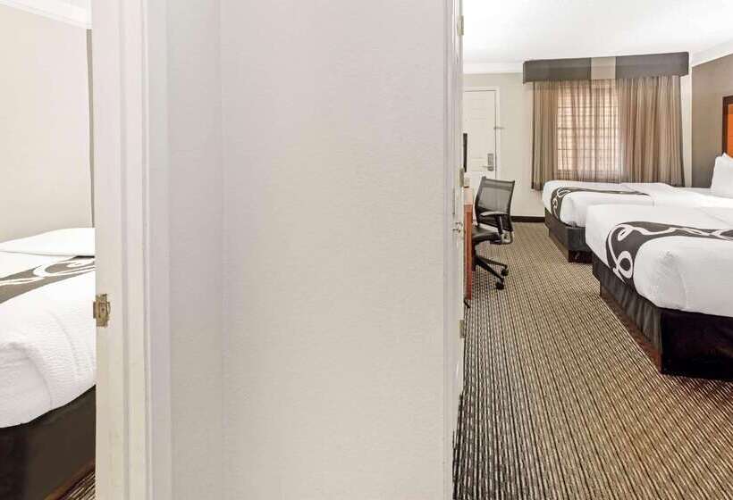 هتل La Quinta Inn By Wyndham Wichita Falls