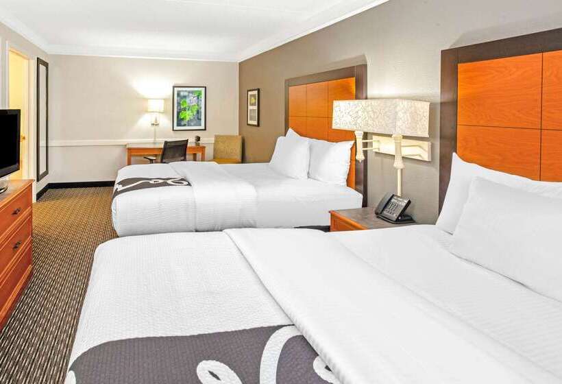 هتل La Quinta Inn By Wyndham Wichita Falls