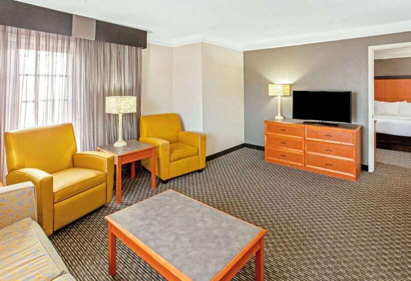 هتل La Quinta Inn By Wyndham Wichita Falls