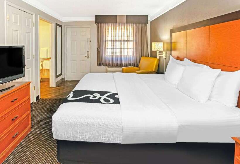 هتل La Quinta Inn By Wyndham Wichita Falls