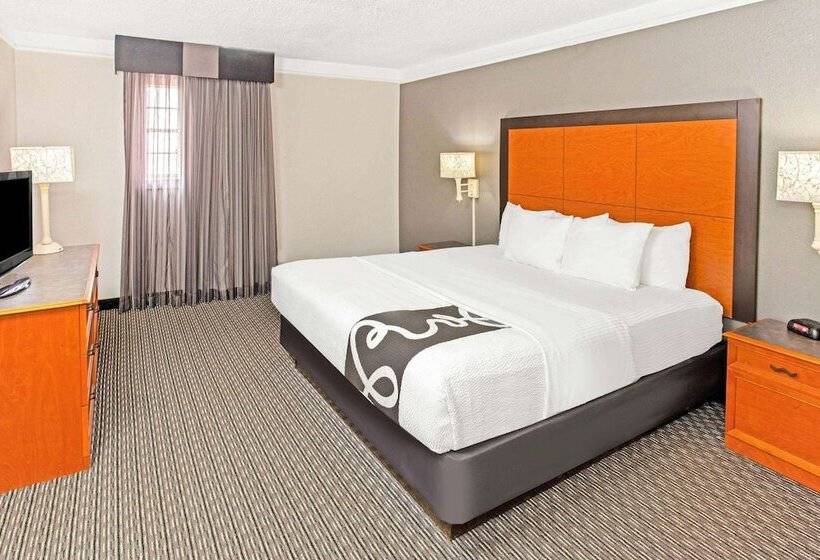 هتل La Quinta Inn By Wyndham Wichita Falls